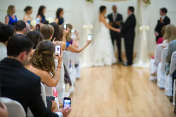 wedding-mistakes-guests-with-cameras